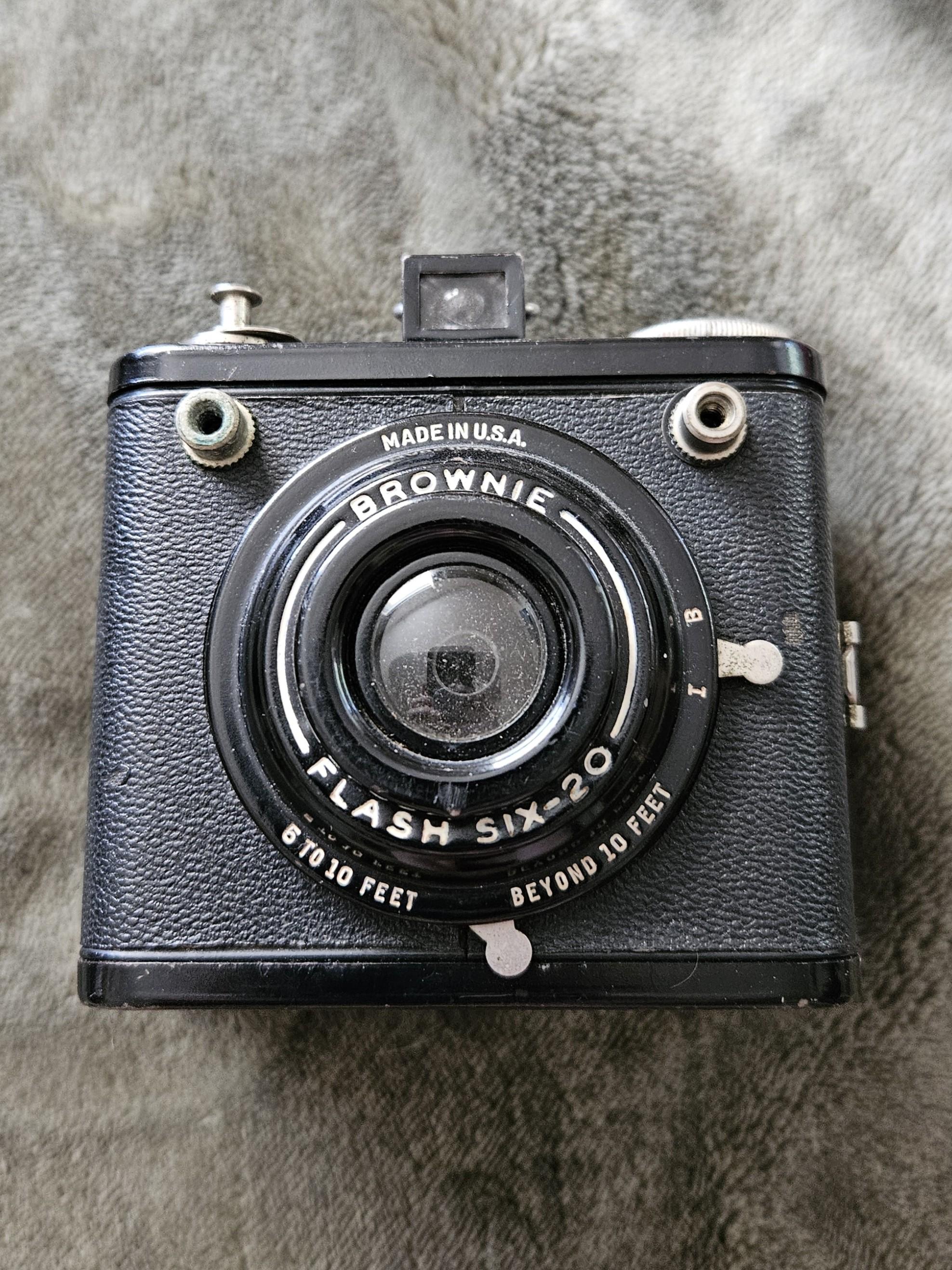 brownie flash six-20 (camera)
