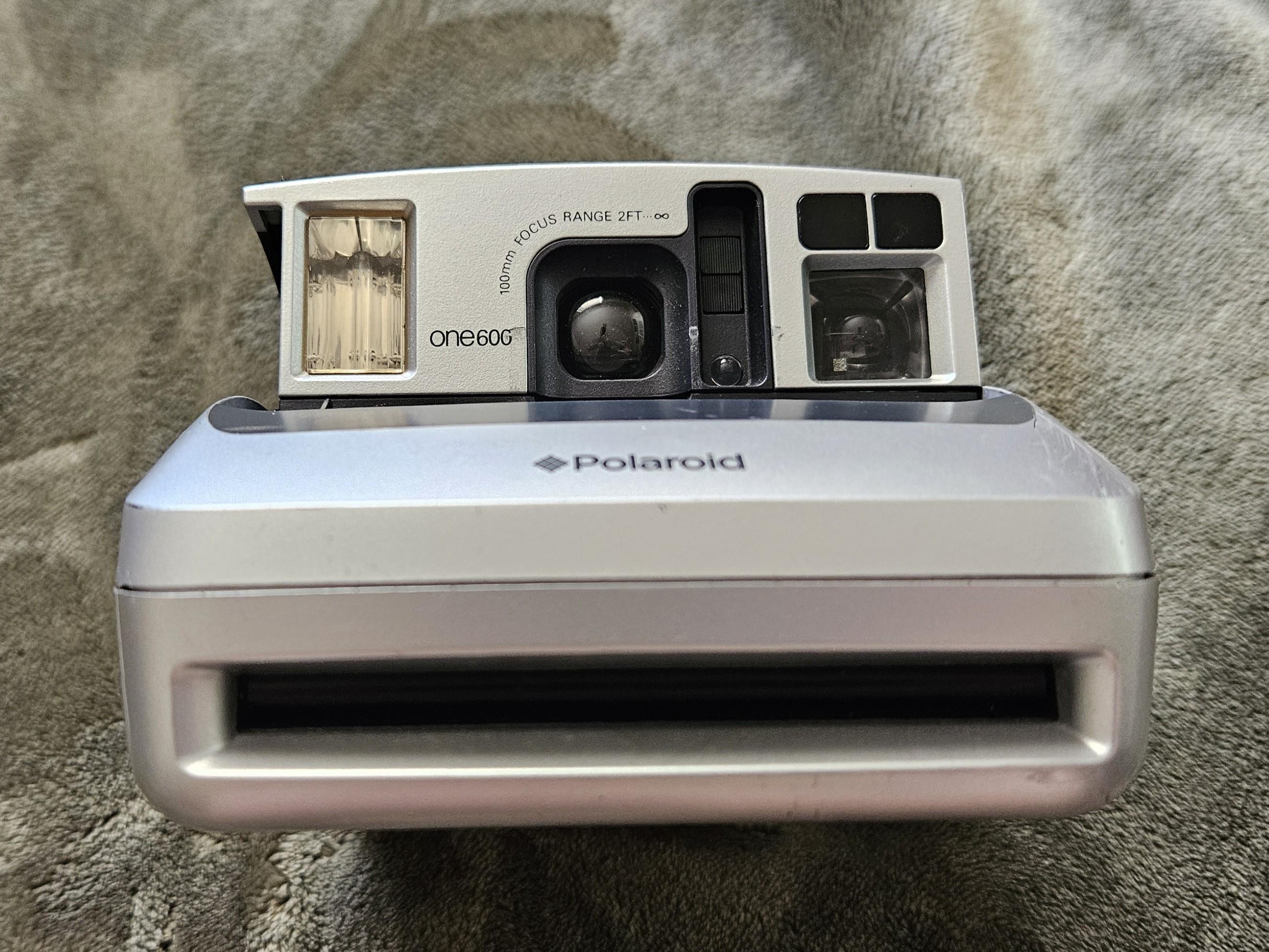 polaroid one600 (camera)